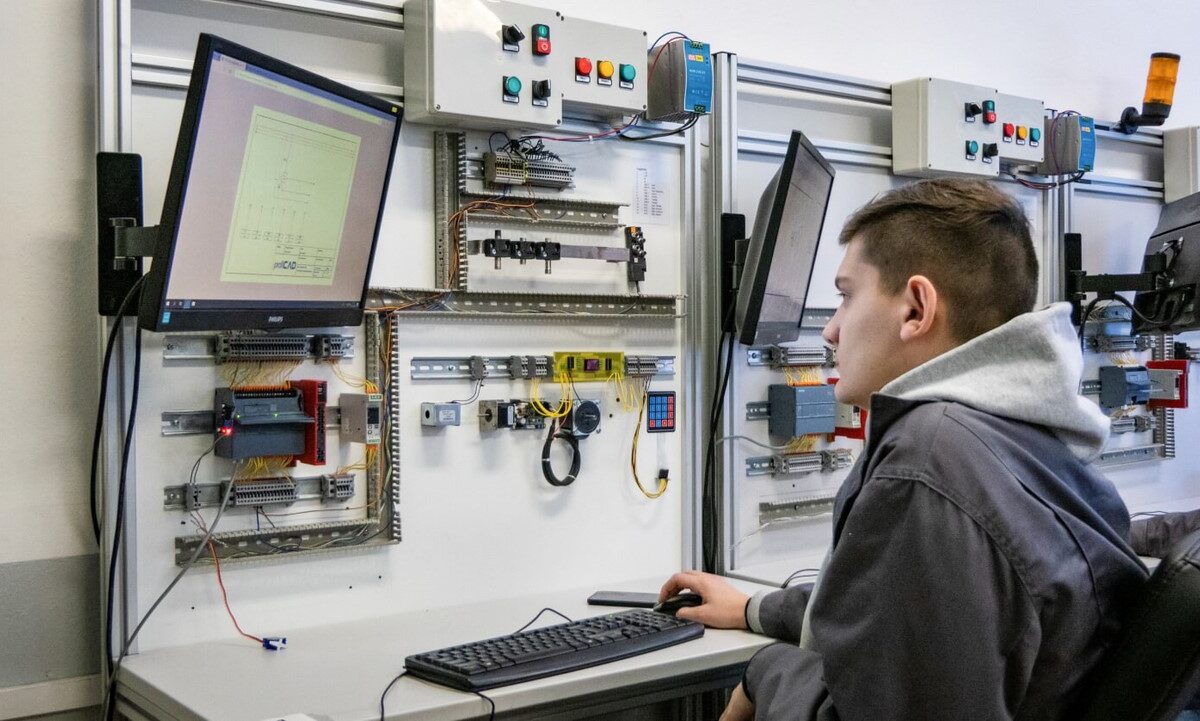 programovanie a riadenie CNC strojov